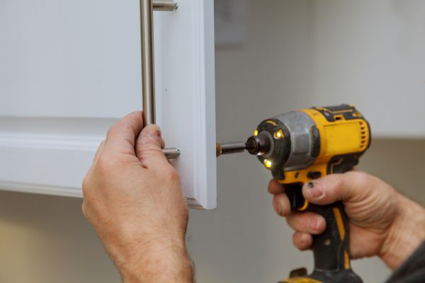 Cabinet Knob Installation in Bella Vista